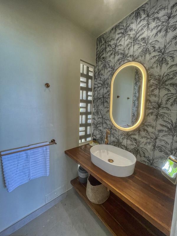 34 Location villa piscine vue mer ilet Gosier Guadeloupe_sdb 5